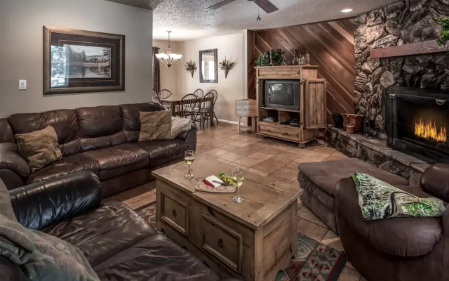 Caudle - Three Bedroom Cabin