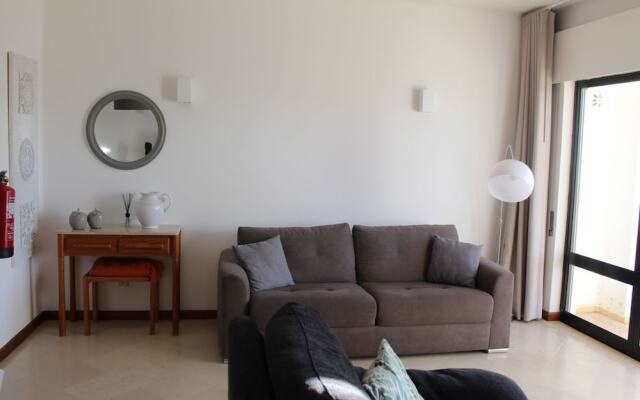 Luxury Villa Gaivota with 2 Balconies