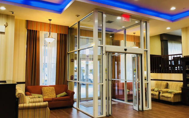 Queens County Inn and Suites Long Island City