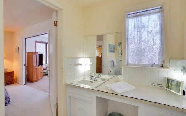 15 Mi to Downtown Minneapolis: Retreat on 5 Acres