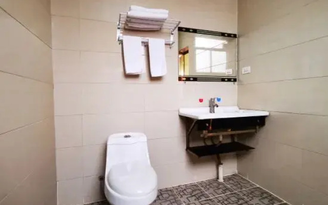 Guilin Hongxuan Hotel (Huaniao Market University of Technology)
