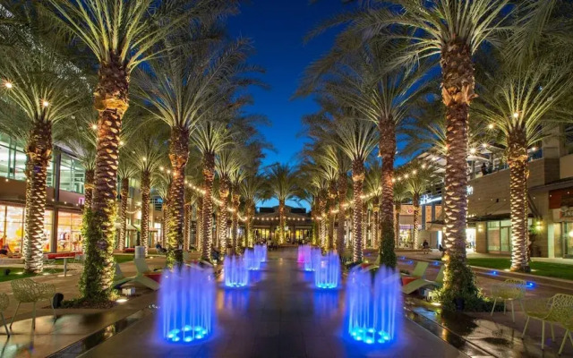 Scottsdale Miller 2 Bedroom Condo by RedAwning