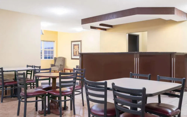 Days Inn Faribault