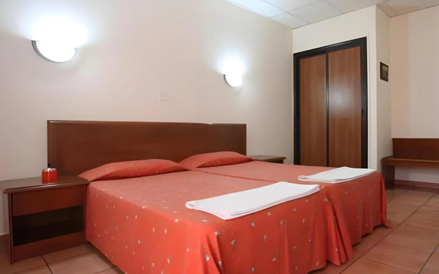Metropole Hotel
