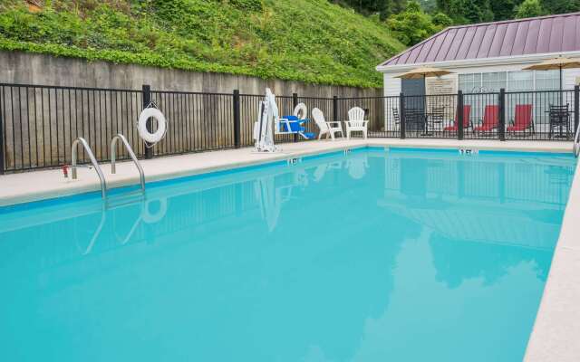 Howard Johnson by Wyndham Dalton