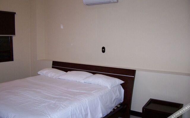 Alajuela Backpackers Airport Hostel