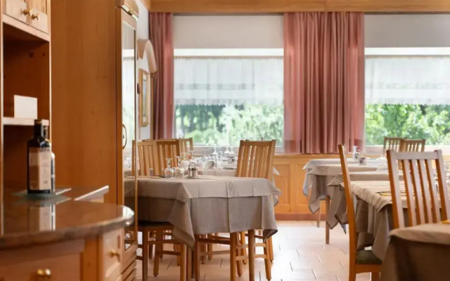 Hotel Mary