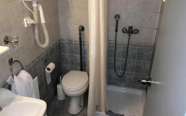 Hera Hotel