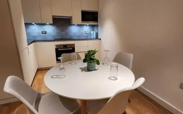 Kaf Luxury 1 Apartment in Canning Town London