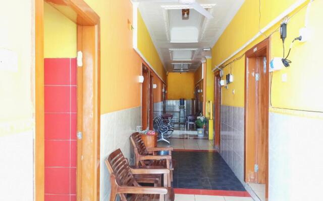 OYO 3727 Homestay Gayatri Sawojajar