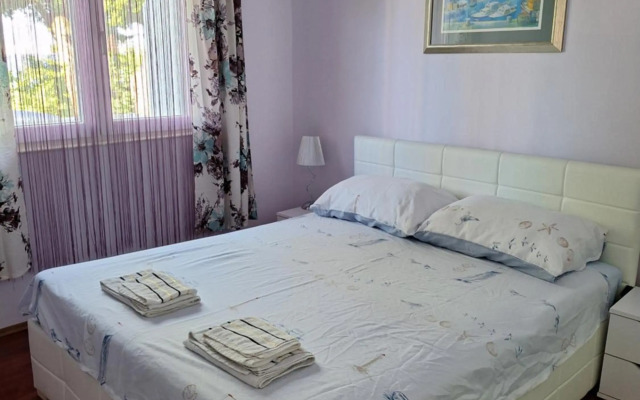 Villa Vesna, 70m from beach