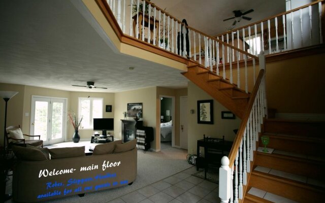 Laughing Waters Bed & Breakfast and Vacation Rental