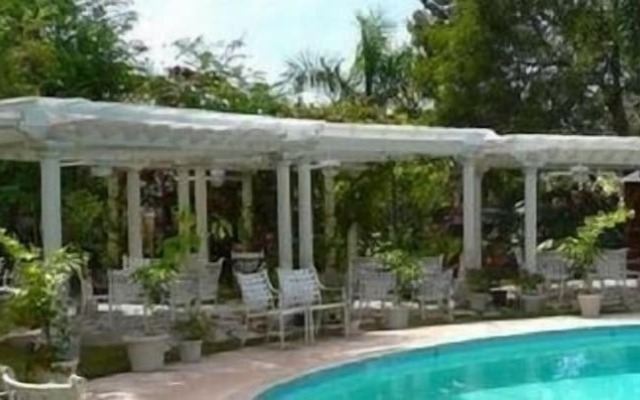 Orchard Garden Hotel & Suites