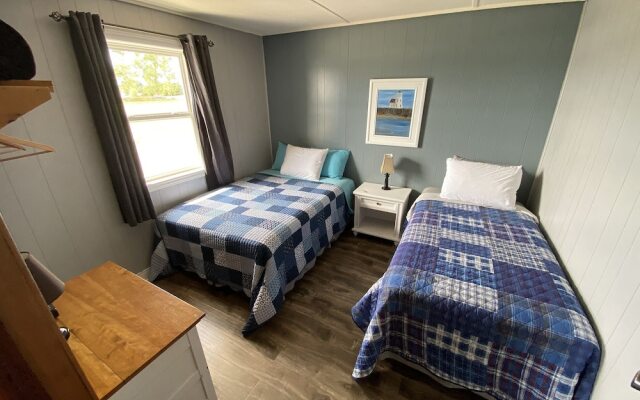 Pines Motel