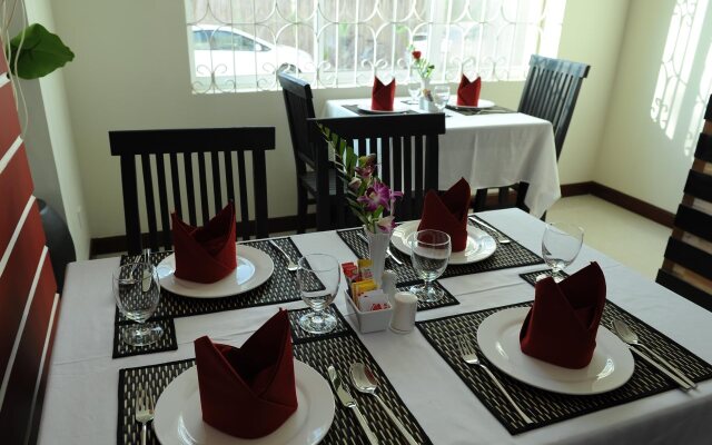 Relax Inn Boutique