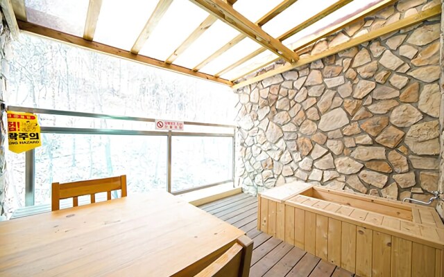 Mari Hotel