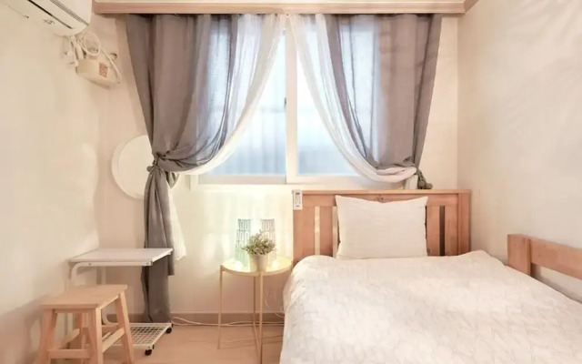 Seoul Rooftop Moonlight Guest House