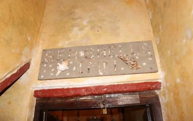Sea Shells Inn