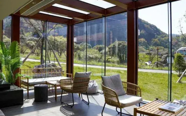 Jinfo Mountain Holiday Hotel