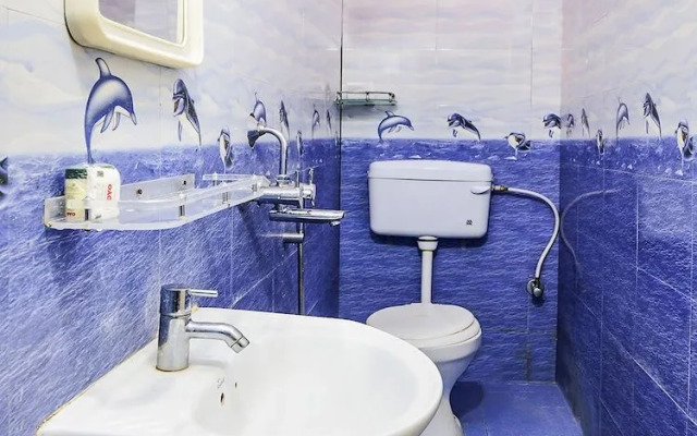 SPOT ON 37504 Mayura Hotel And Lodge