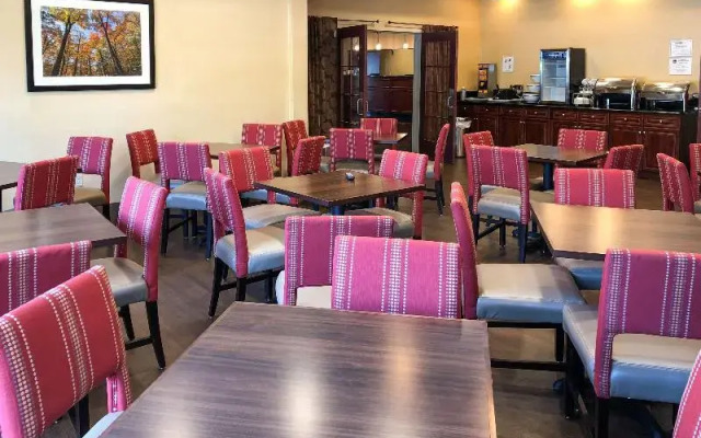 Comfort Suites