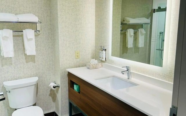 Holiday Inn Express & Suites Milton by IHG