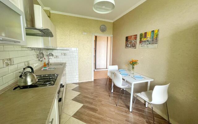 Apartments on 36 Basseinaya Street