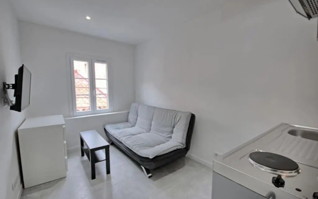 301-Studio Au Calme Entierement Renove (Adults Only)