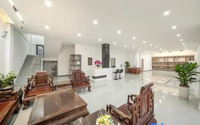 Yunyinli Hotel (Huangguoshu Waterfall Scenic Area Branch)