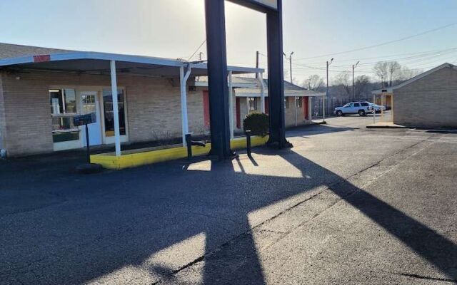 Travelers Motel