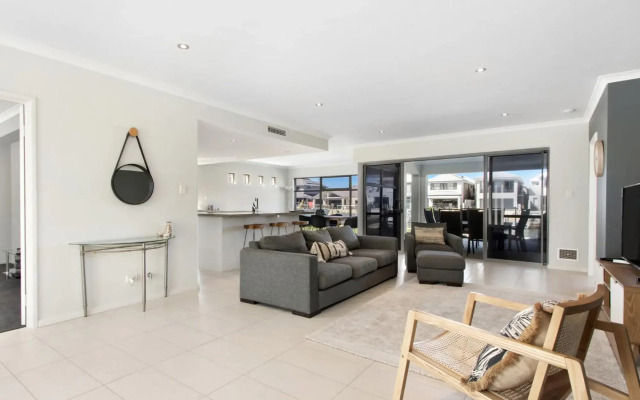 Deluxe Living in Mariners Cove