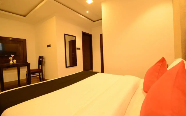 Hotel Grand Lotus Inn