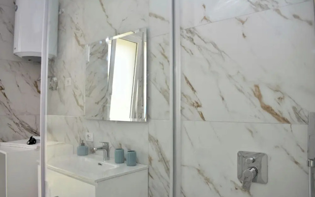 White Moon Apartment 302