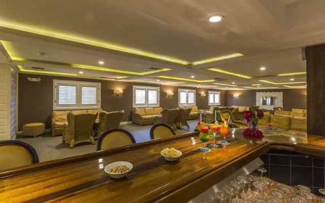 Villas at St. James's Club - All Inclusive