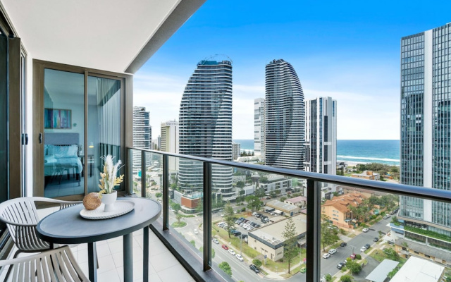 Elegant 2-bed With Stunning Views, Pool, Bbq, Gym – Balcony – Gold Coast