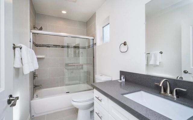 Brand NEW Modern Luxury 3bdr Townhome In Silver Lake