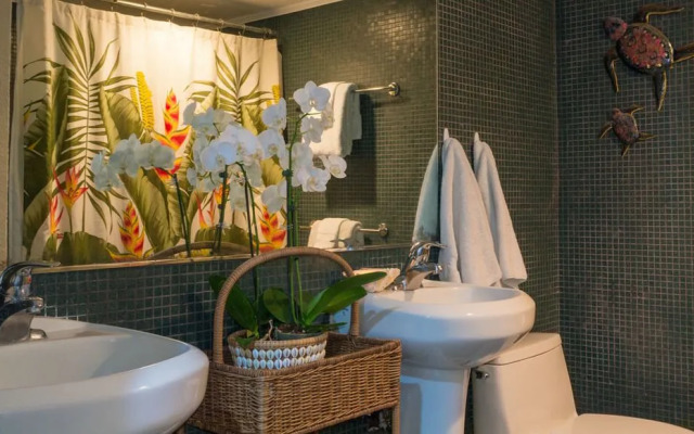 Makahuena 2202 By Redawning