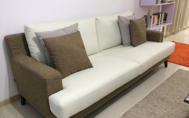 Lawang Suite Apartment With Balcony