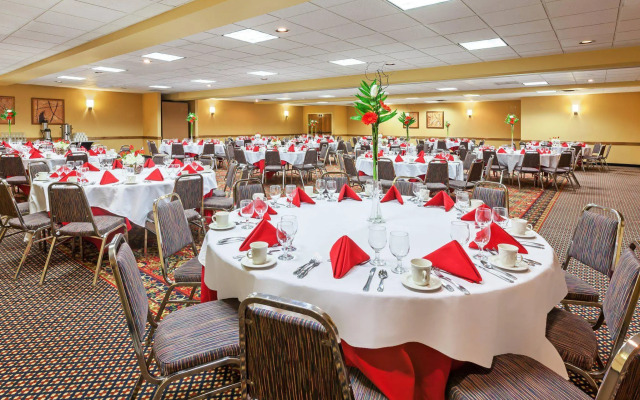 Holiday Inn Hotel & Suites Springfield - I-44 by IHG