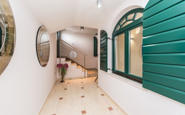 Apartments Dyana