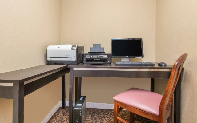 Hawthorn Extended Stay by Wyndham Wichita