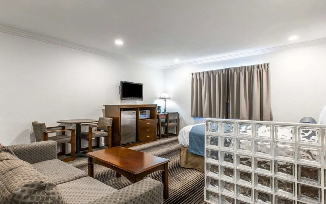 Rodeway Inn & Suites Pacific Coast Highway