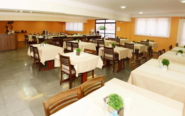 Leon Park Hotel e Convenções