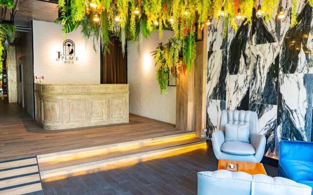J Place Hotel