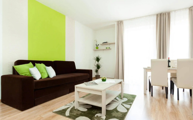 Corvin Plaza Apartments & Suites