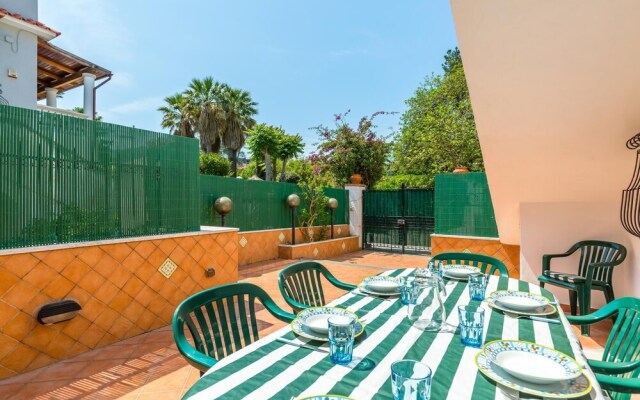 Friendly Family Apartment at Ischia