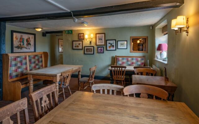 Crown Inn At Tolldown