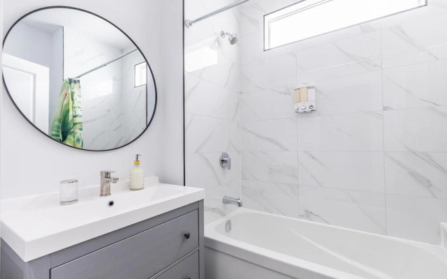 Stylish 2Br Apartment in the Heart of Hamilton