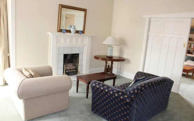 Bungalow by Cornwall Park