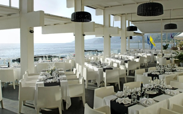 Hotel La Playa